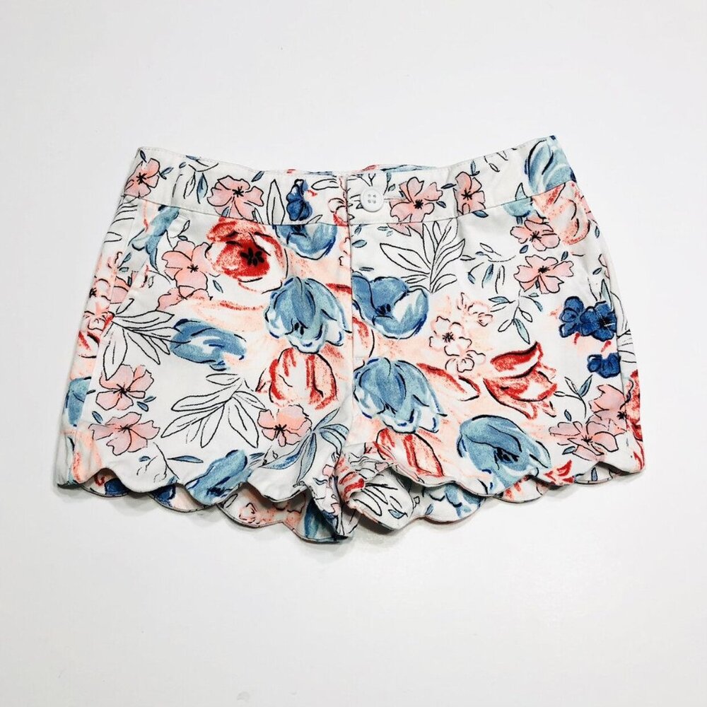 CROWN & IVY Floral Scalloped Shorts {4}